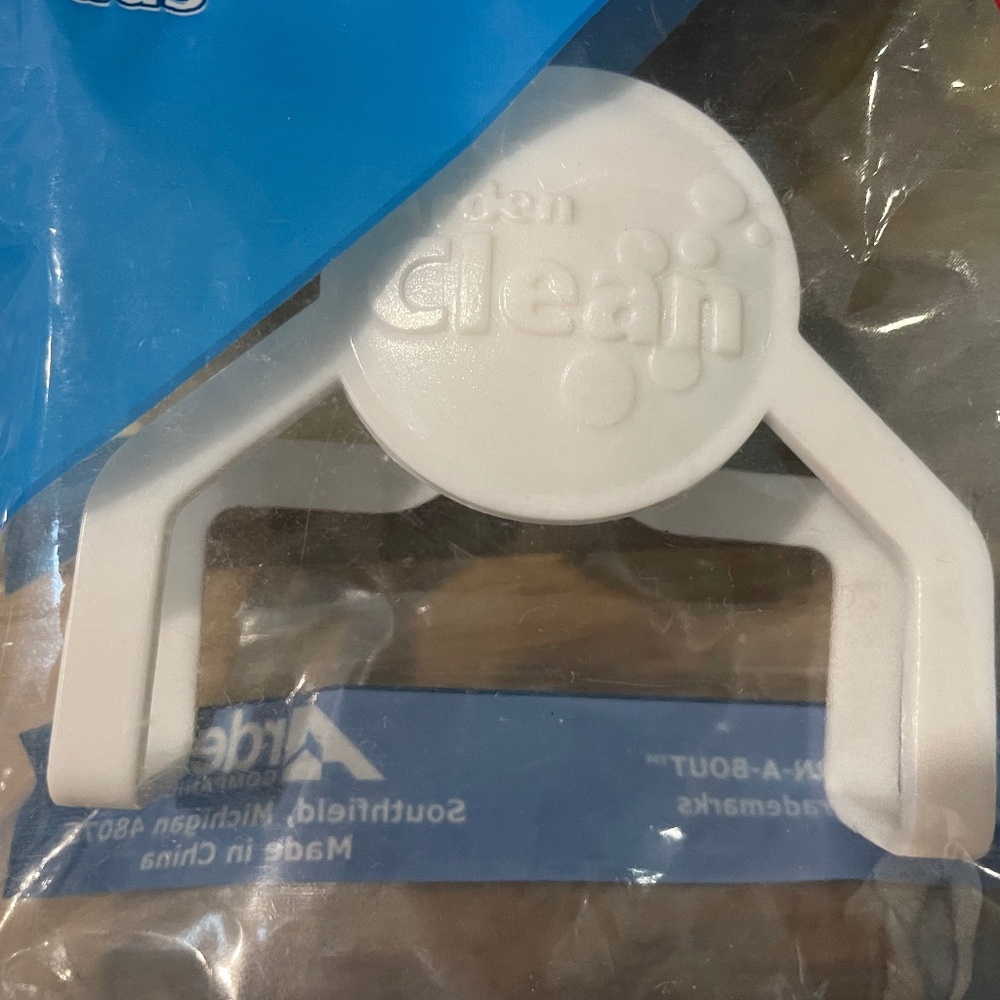 New in Packaging Suction Cup Kitchen Sponge Holder